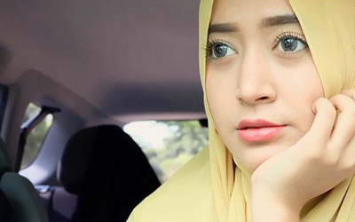 Riasan Alami ala Beauty Vlogger Natasha Farani