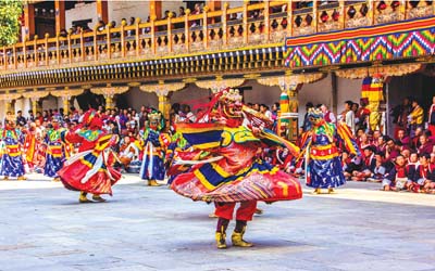 Menyaksikan Festival di  Thimphu, Bhutan