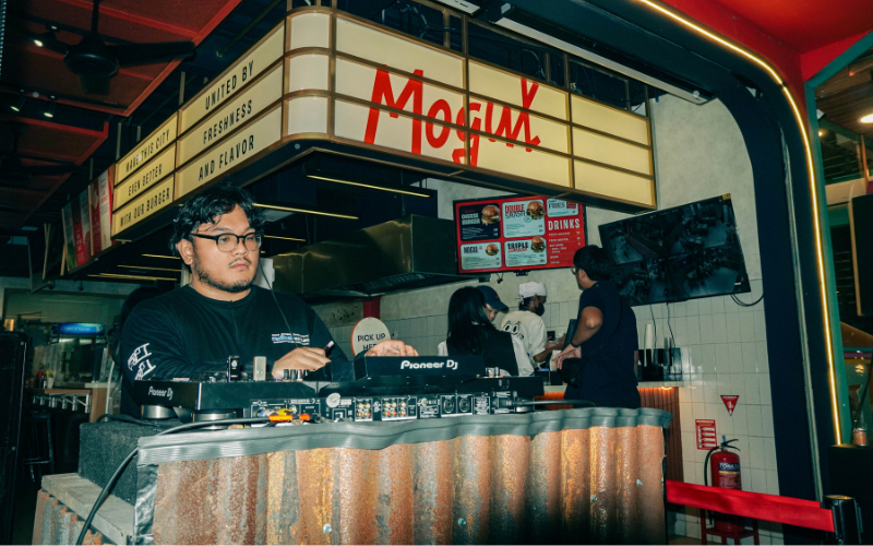 Burger, Chicken Tenders Terbaru, dan DJ di Block Party ala MOGUL SCBD