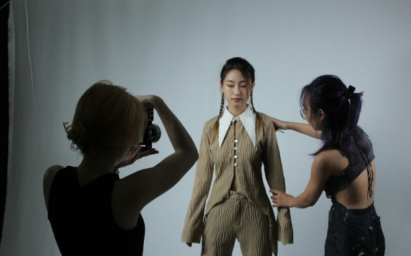 Bangun Kepribadian Kuat dan Profesional, Kunci Sukses di Modeling