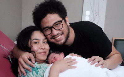 Selamat, Penyanyi Kunto Aji Kini Resmi Menjadi Ayah!