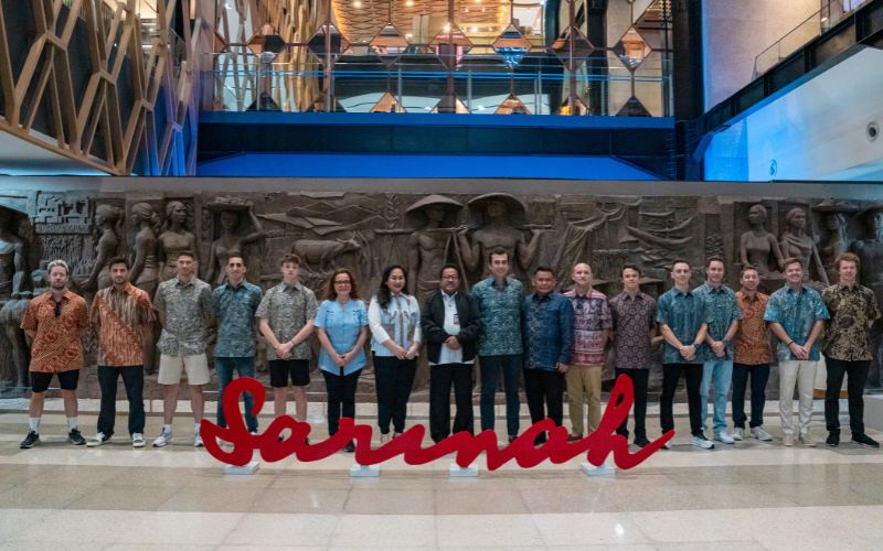 Jelang Balapan di Sirkuit, Pembalap Formula E Kunjungi Sarinah