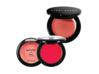 Tekstur Blush on Tampak Menggumpal