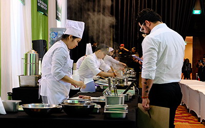 Siswa Perhotelan Menang Perjalanan Gratis ke Melbourne Food & Wine Festival 2018