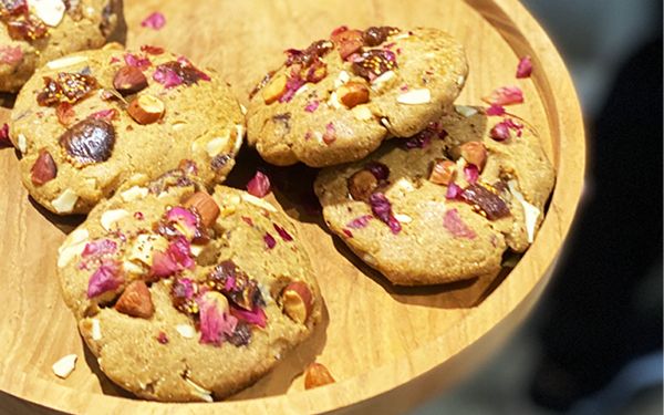 Pakai Sorghum Flores, Fig and Almond Cookies Ini Enak Banget