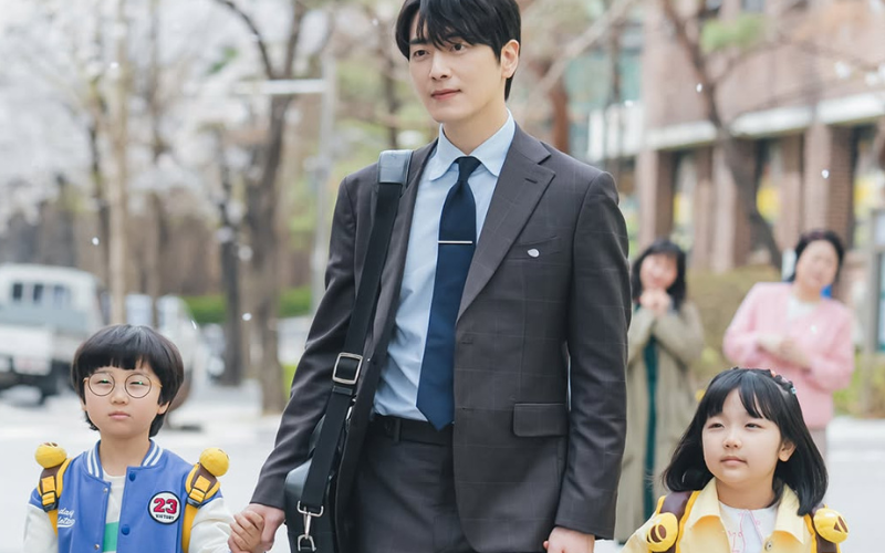 Selain Love Scout, 3 Drama Ini Menonjolkan Akting Lee Jun-hyuk