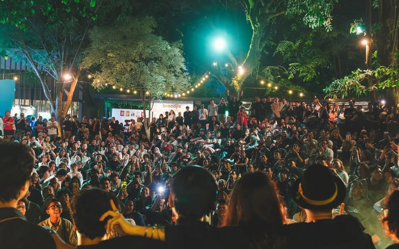 Piknik Urban Seru di Taman Brightspot 2025, Gaya Anak Skena Nikmati Akhir Pekan
