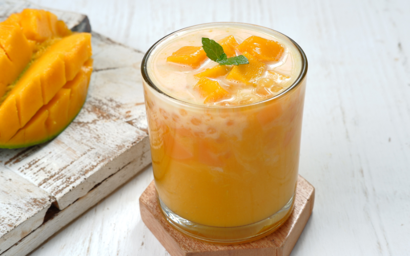 Menikmati Musim Mangga dengan Resep Mango Yogurt Pudding