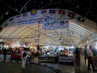 Chiang Mai Night Bazaar, Pasar yang Wajib Dikunjungi Saat Berada di Chiang Mai