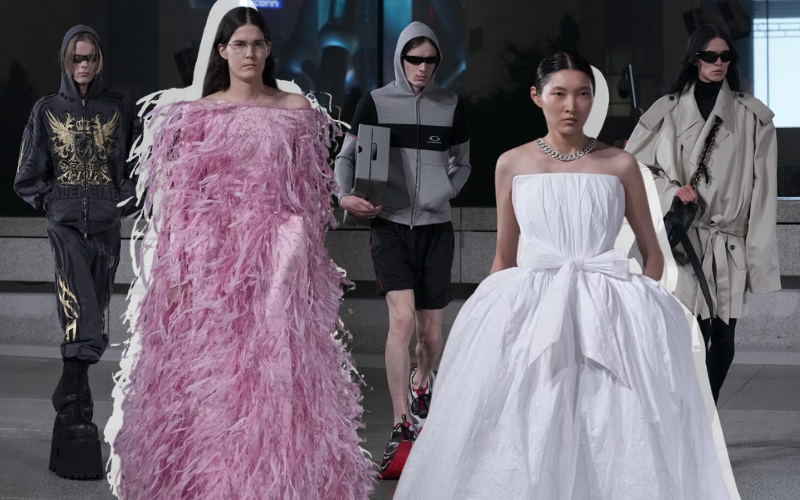 Estetika Futuristik Balenciaga untuk Tren 2025