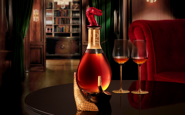  Martell dan Desain Botol Tahun Ular Kayu, Collectible Item!