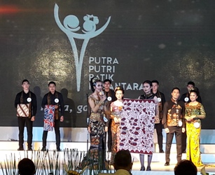 Membangun Regenerasi Pencinta Batik Nusantara 