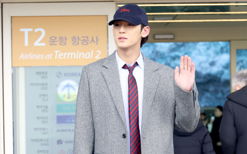 Inspirasi Gaya dengan Dasi ala Mingyu