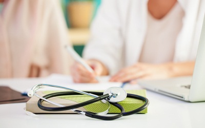 Jangan Lupa Jadi Pasien Proaktif! Tanyakan 2 Hal Ini Saat di Dokter Gigi 
