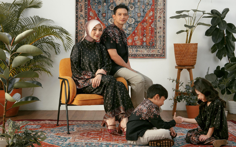 Inspirasi Gaya Hari Raya ala Rezky Aditya dan Citra Kirana