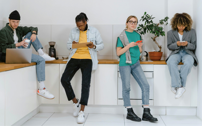 Kolaborasi Lintas Generasi di Dunia Kerja, Cek Tips dari Gen Z!