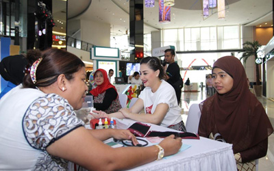 Tupperware, A Drop For Hopes: Setetes Darah, Sejuta Harapan.