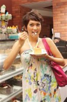 Stres, Kok, Malah Makan? 