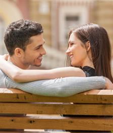 5 Tanda Anda Terlalu Mudah Jatuh Cinta