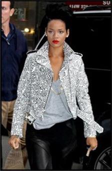Padu Padan Jaket Motif