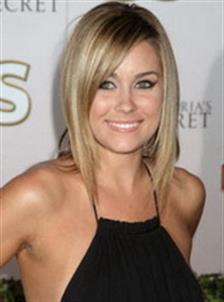 Contek Gaya & Makeup ke Pesta Ala Lauren Conrad