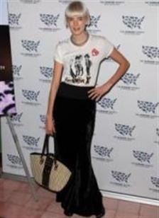 Cara Membersihkan Bahan Velvet