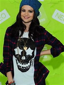 Gaya Flanel ke Kampus 