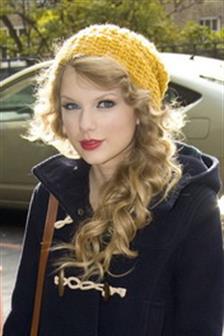 Gaya Seleb dengan Beanie Hat