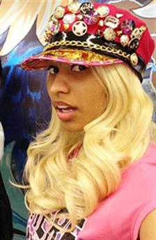 Kolaborasi Nicki Minaj & Kmart