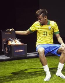 NEW NIKE GOLD HYPERVENOM