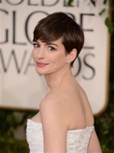 Contek Rambut Pendek Seleb