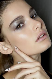 Tip Dandan dari Make Up Artist Terlaris