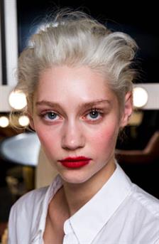 Makeup Tepat untuk Wajah Putih Pucat