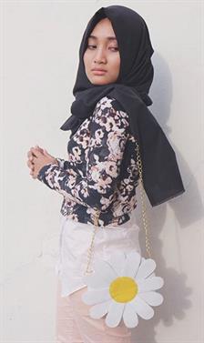 Tip Memilih Hijab Sesuai Bentuk Wajah