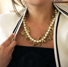 How To: Safety Pins Necklace