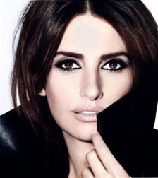 Penelope Cruz Tampil Edgy