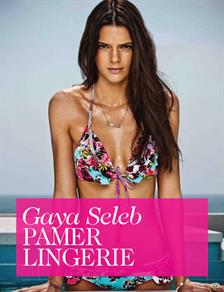 Gaya Seleb Selfie Pamer Lingerie
