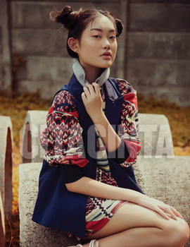 Navy dan Burgundy, Dua Warna untuk Tampilan Keren Anda