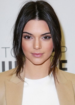 7 Rahasia Cantik Kendall Jenner
