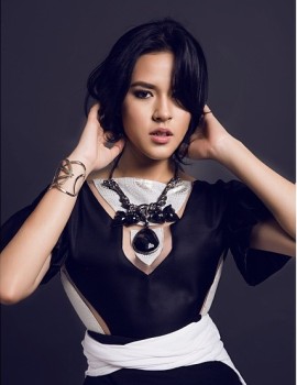 Raisa Galau di Antara Dua Pilihan