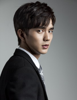 Yoo Seung-ho Percaya Cinta Pada Pandangan Pertama