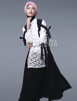 Tampil Edgy dengan Hijab