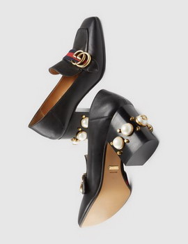 Heeled Loafers: Sepatu Hak yang Nyaman Dikenakan 